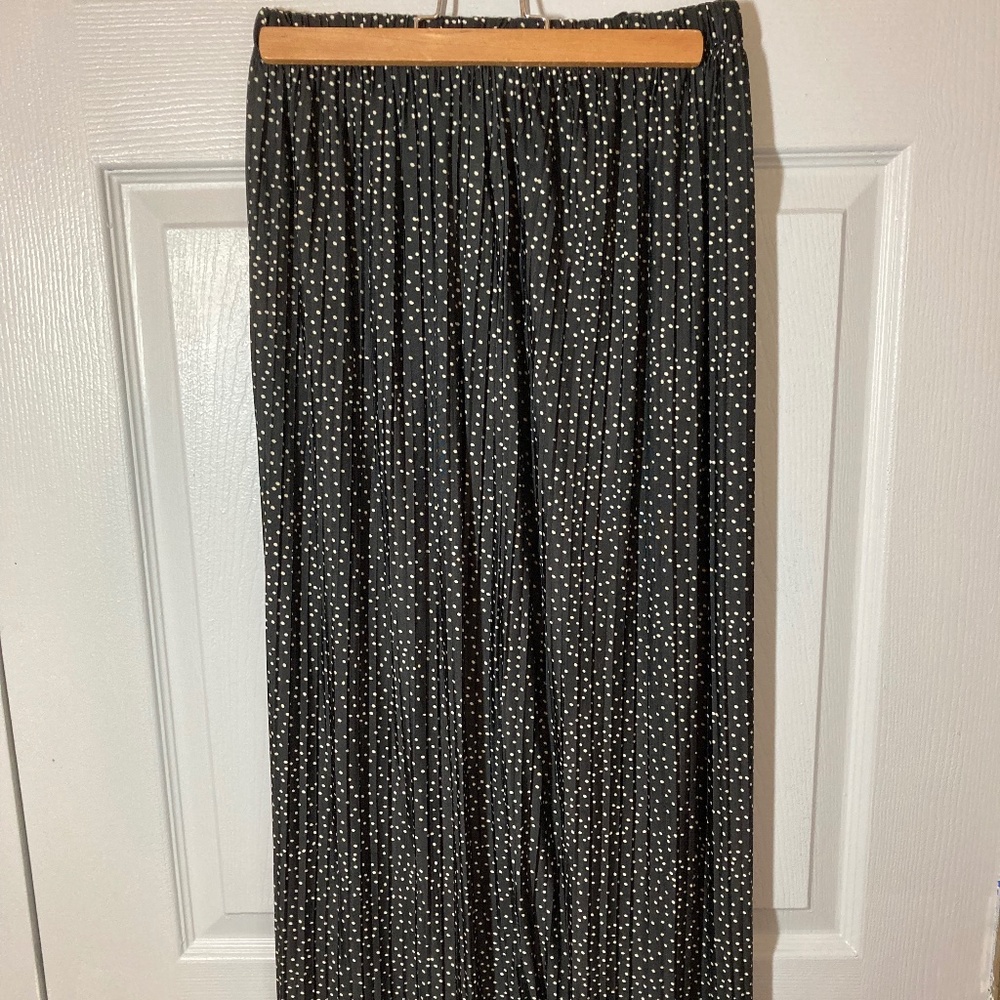 ZARA Skirt - Gently Pleated with Narrow Pleats - Brown w/ Small White Dots